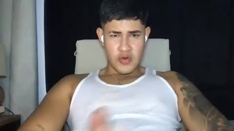 Snapshot of pablo_boston chatting on December 3, 4:13 am Javi online show from December 3, 4:13 am