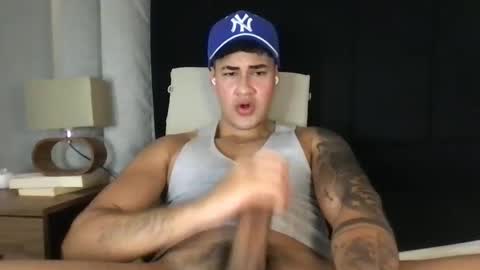 Snapshot of pablo_boston chatting on January 24, 2:28 am Javi online show from January 24, 2:28 am