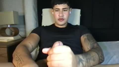 Snapshot of pablo_boston chatting on February 8, 4:14 am Javi online show from February 8, 4:14 am