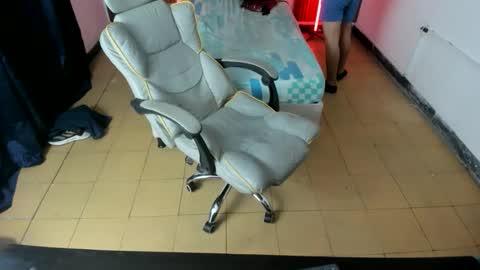 pablo prada online show from December 3, 11:00 pm