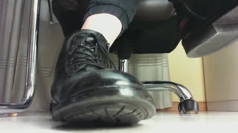 Snapshot of pablomenesssl chatting on January 24, 12:10 am Pablo Meness online show from January 24, 12:10 am