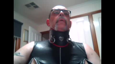Snapshot of painboi00001 chatting on December 22, 7:54 am painboi00001 online show from December 22, 7:54 am
