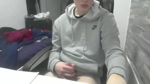 pere online show from February 6, 5:04 am