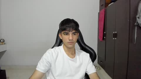 Snapshot of pakun_ chatting on December 4, 11:57 pm pakun_ online show from December 4, 11:57 pm