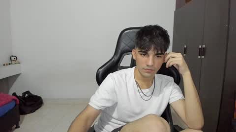 Snapshot of pakun_ chatting on December 20, 1:36 am pakun_ online show from December 20, 1:36 am