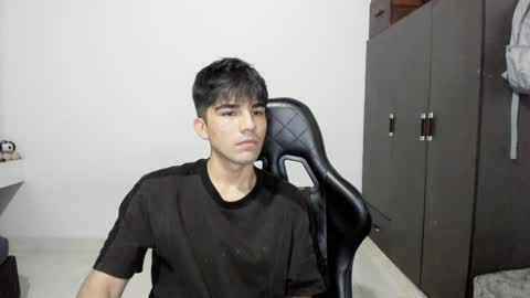 Snapshot of pakun_ chatting on January 2, 10:55 pm pakun_ online show from January 2, 10:55 pm