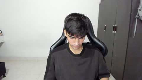 Snapshot of pakun_ chatting on December 7, 1:37 am pakun_ online show from December 7, 1:37 am