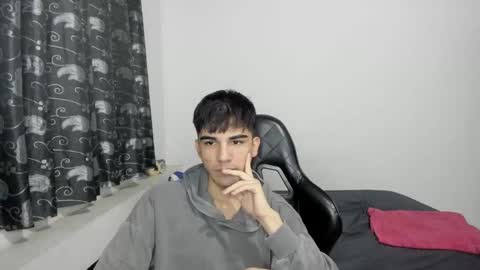 Snapshot of pakun_ chatting on February 10, 1:03 am pakun_ online show from February 10, 1:03 am