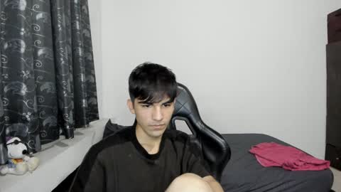 Snapshot of pakun_ chatting on January 11, 12:33 am pakun_ online show from January 11, 12:33 am