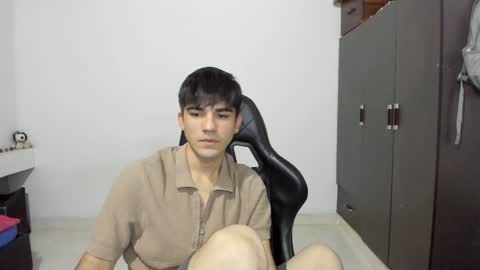 Snapshot of pakun_ chatting on December 17, 12:01 am pakun_ online show from December 17, 12:01 am