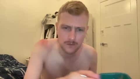 Snapshot of pancakerollxo chatting on February 5, 6:35 am Pancakeroll online show from February 5, 6:35 am