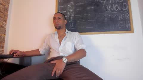 Snapshot of paolo_johnson chatting on February 18, 12:06 pm Paolo online show from February 18, 12:06 pm
