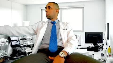 Snapshot of paolo_johnson chatting on February 7, 11:23 am Paolo online show from February 7, 11:23 am