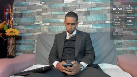 Snapshot of paolo_johnson chatting on January 20, 11:45 am Paolo online show from January 20, 11:45 am