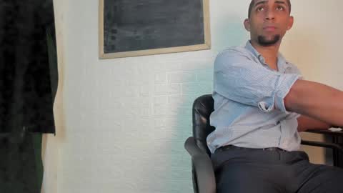 Snapshot of paolo_johnson chatting on January 24, 11:37 am Paolo online show from January 24, 11:37 am
