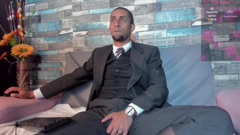 Snapshot of paolo_johnson chatting on December 10, 3:19 am Paolo online show from December 10, 3:19 am