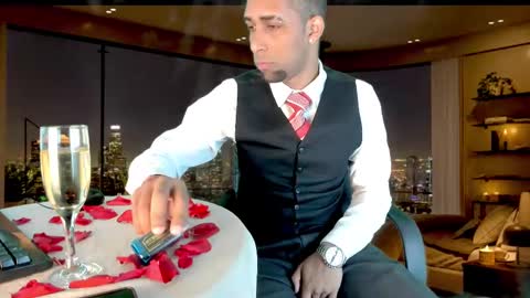 Snapshot of paolo_johnson chatting on February 14, 12:25 pm Paolo online show from February 14, 12:25 pm