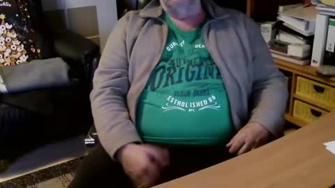 Snapshot of papa309348689 chatting on January 8, 11:32 am papa309348689 online show from January 8, 11:32 am