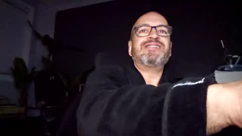 Papi online show from January 18, 4:30 am