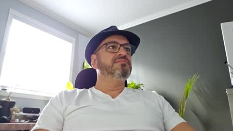 Papi online show from January 2, 2:35 pm