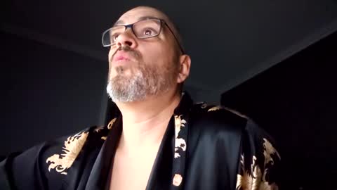 Papi online show from December 31, 3:45 am