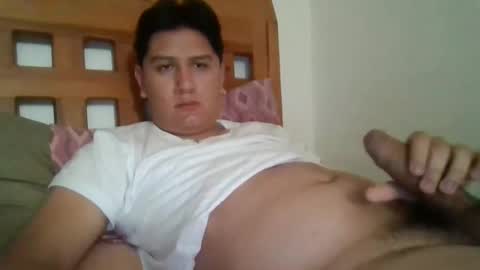 papi_daddy01 online show from March 6, 8:37 pm