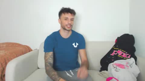 Snapshot of papijakey chatting on March 4, 2:27 am -- New Videos Down Below online show from March 4, 2:27 am