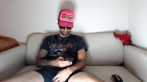 Snapshot of papijakey chatting on December 10, 1:07 am -- New Videos Down Below online show from December 10, 1:07 am
