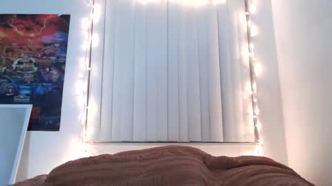 Snapshot of papijakey chatting on January 24, 9:49 am -- New Videos Down Below online show from January 24, 9:49 am