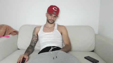 Snapshot of papijakey chatting on January 17, 3:23 am -- New Videos Down Below online show from January 17, 3:23 am