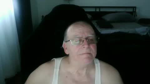 papilly online show from April 17, 10:34 pm