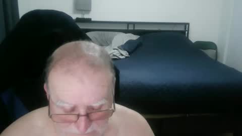 papilly online show from April 22, 11:42 pm