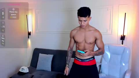 Snapshot of paradise_boy_s chatting on October 6, 9:52 pm Ryan And Casper online show from October 6, 9:52 pm