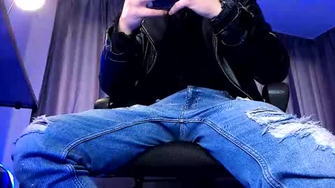 Paris online show from March 18, 5:54 am