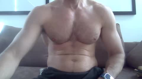 Snapshot of parisien75015 chatting on February 10, 6:31 am Porn Actor 21cm Hetero online show from February 10, 6:31 am