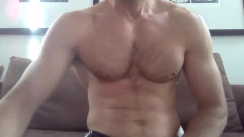 Snapshot of parisien75015 chatting on February 17, 5:47 am Porn Actor 21cm Hetero online show from February 17, 5:47 am