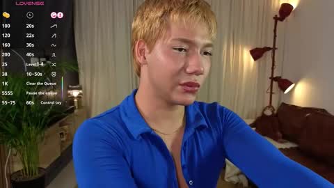 Snapshot of parisstone2 chatting on October 15, 12:07 am connie online show from October 15, 12:07 am