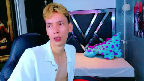 park_jimin1 online show from November 20, 12:26 pm