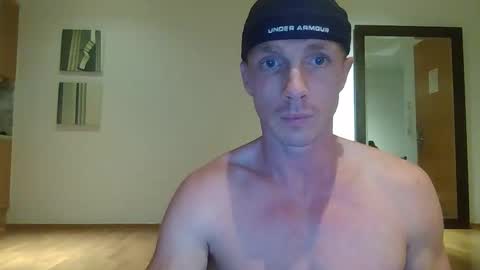 Snapshot of parkerflexes chatting on October 5, 3:32 am Parker online show from October 5, 3:32 am