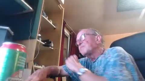 Snapshot of pascal88881 chatting on October 19, 3:37 pm pascal88881 online show from October 19, 3:37 pm