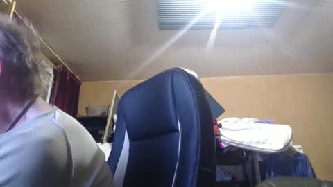 Snapshot of pascal88881 chatting on October 15, 9:06 am pascal88881 online show from October 15, 9:06 am