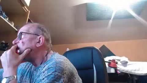 Snapshot of pascal88881 chatting on October 28, 11:01 am pascal88881 online show from October 28, 11:01 am