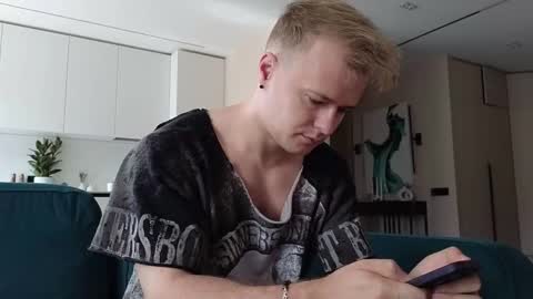 Snapshot of pashka_x chatting on September 14, 10:17 am Pashka online show from September 14, 10:17 am
