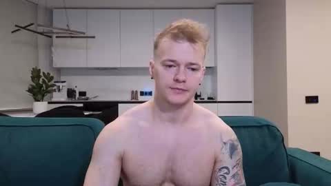 Snapshot of pashka_x chatting on October 11, 7:12 am Pashka online show from October 11, 7:12 am