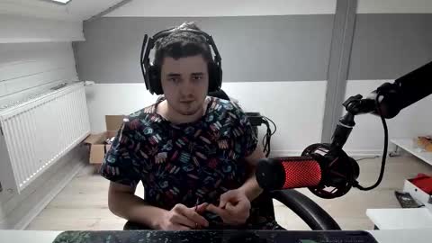 passi_18 online show from February 19, 3:08 pm