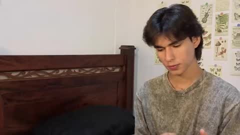 patri_ck_villa online show from January 15, 10:45 pm