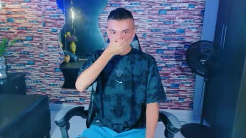 Snapshot of patrick_naughty1 chatting on October 1, 10:25 pm Feliphe online show from October 1, 10:25 pm