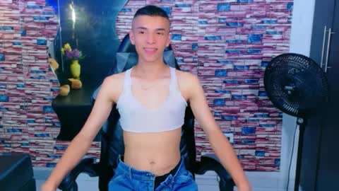 Snapshot of patrick_naughty1 chatting on September 29, 9:43 pm Feliphe online show from September 29, 9:43 pm