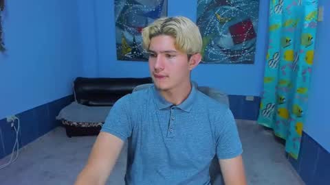 Snapshot of patrik027 chatting on November 2, 4:39 am .... online show from November 2, 4:39 am