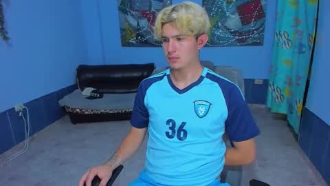 Snapshot of patrik027 chatting on October 25, 6:31 pm .... online show from October 25, 6:31 pm